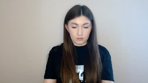 Snapshot of evachaturbatte chatting on 06/17/26, 10:28 Evachaturbatte online show from 06/17/26, 10:28