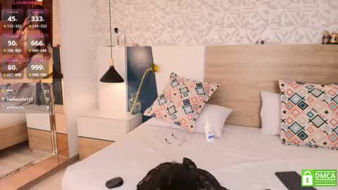 Evadne online show from 09/22/25, 08:22