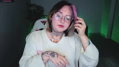 Snapshot of evafunky chatting on 05/19/26, 09:15 evafunky online show from 05/19/26, 09:15