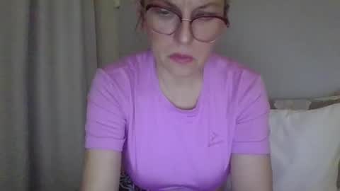 evaglad online show from 10/22/25, 08:41
