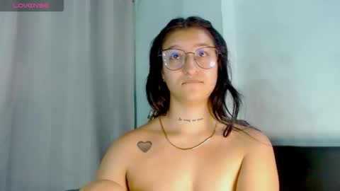 Snapshot of evah_lee chatting on 03/02/26, 07:15 Evah Lee online show from 03/02/26, 07:15