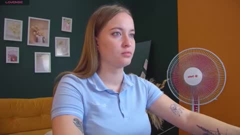 evahariss1 online show from 09/09/25, 11:10