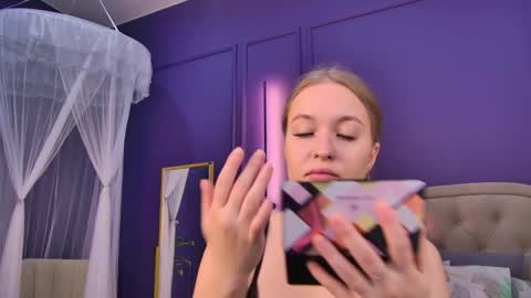 evahariss1 online show from 09/13/25, 06:35