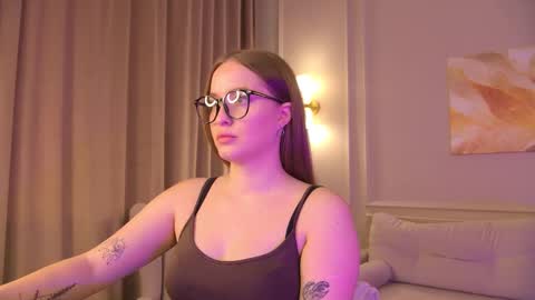 evahariss1 online show from 10/06/25, 09:07