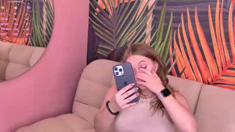 evahariss1 online show from 10/24/25, 10:22