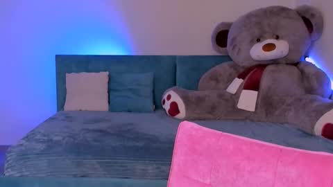 Eva online show from 02/28/25, 10:17