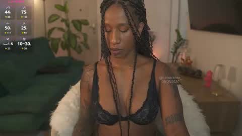 Snapshot of evajacksss_ chatting on 06/30/26, 09:05 evajacksss_ online show from 06/30/26, 09:05