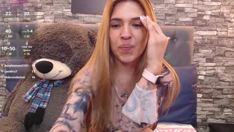 Snapshot of evaloviaa_ chatting on 01/09/25, 05:43 Eva online show from 01/09/25, 05:43