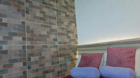 Snapshot of evalune_ chatting on 06/17/26, 10:00 . online show from 06/17/26, 10:00