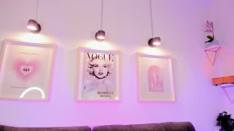 Evan voss  help me get 200 likesindependent model online show from 11/12/25, 12:27