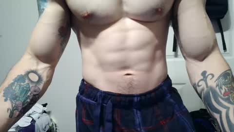 Snapshot of evancage chatting on 12/24/24, 06:06 evan cage online show from 12/24/24, 06:06