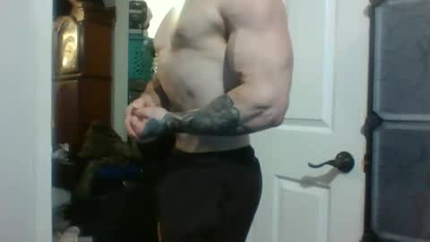 Snapshot of evancage chatting on 11/10/25, 01:04 evan cage online show from 11/10/25, 01:04