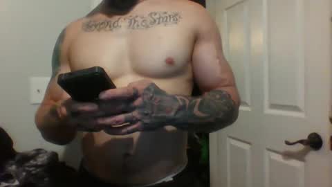 Snapshot of evancage chatting on 11/30/25, 12:14 evan cage online show from 11/30/25, 12:14