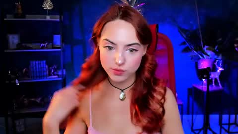 Snapshot of evanellson chatting on 06/10/26, 12:15 Eva online show from 06/10/26, 12:15
