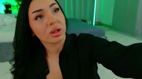 Snapshot of evanew_ chatting on 05/16/26, 06:39 Eva online show from 05/16/26, 06:39