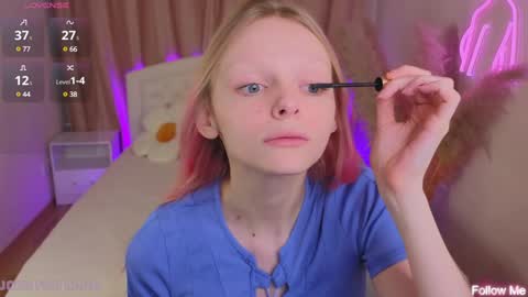 Snapshot of evangel1ne chatting on 12/08/24, 04:35 evangel1ne online show from 12/08/24, 04:35