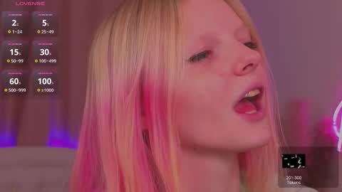 Snapshot of evangel1ne chatting on 12/14/24, 04:56 evangel1ne online show from 12/14/24, 04:56