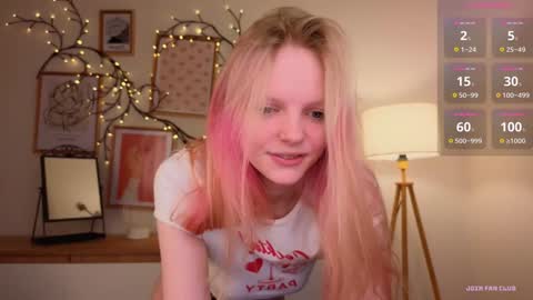 Snapshot of evangel1ne chatting on 12/22/24, 05:23 evangel1ne online show from 12/22/24, 05:23