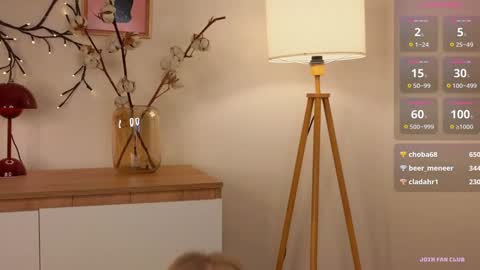 Snapshot of evangel1ne chatting on 12/22/24, 11:33 evangel1ne online show from 12/22/24, 11:33