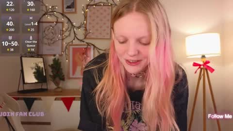 Snapshot of evangel1ne chatting on 01/05/25, 08:32 evangel1ne online show from 01/05/25, 08:32