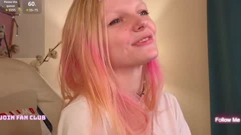 Snapshot of evangel1ne chatting on 01/05/25, 11:37 evangel1ne online show from 01/05/25, 11:37