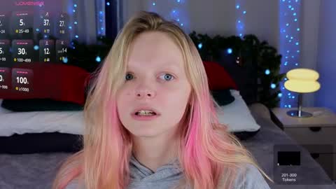 Snapshot of evangel1ne chatting on 01/12/25, 10:12 evangel1ne online show from 01/12/25, 10:12