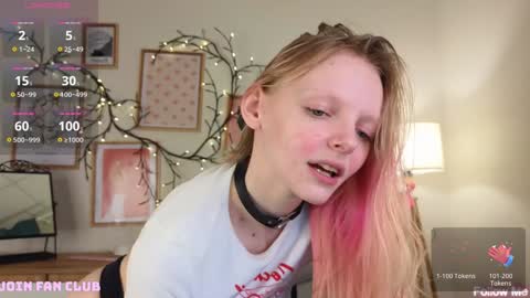 Snapshot of evangel1ne chatting on 01/16/25, 12:20 evangel1ne online show from 01/16/25, 12:20