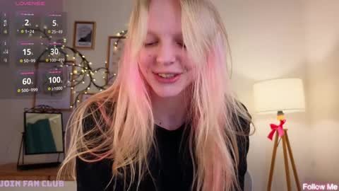 Snapshot of evangel1ne chatting on 01/23/25, 09:18 evangel1ne online show from 01/23/25, 09:18