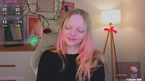 Snapshot of evangel1ne chatting on 02/05/25, 09:25 evangel1ne online show from 02/05/25, 09:25