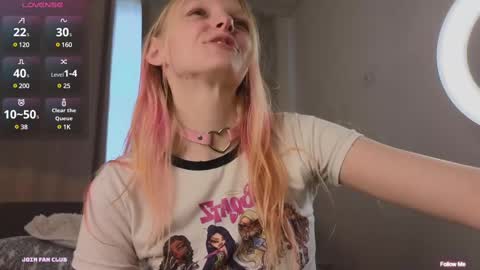 Snapshot of evangel1ne chatting on 02/23/25, 02:35 evangel1ne online show from 02/23/25, 02:35