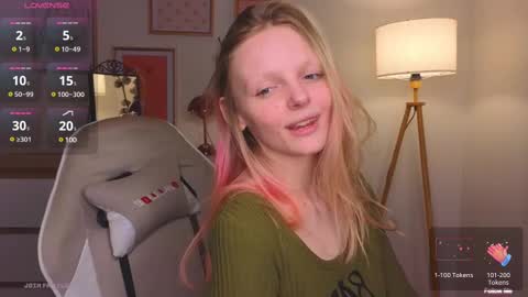 Snapshot of evangel1ne chatting on 02/28/25, 03:26 evangel1ne online show from 02/28/25, 03:26