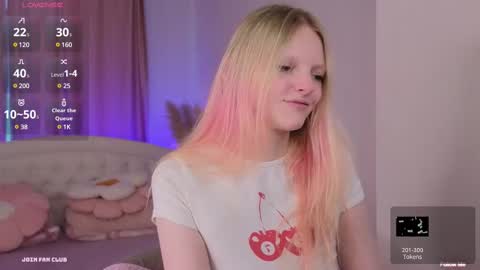 Snapshot of evangel1ne chatting on 03/09/25, 05:33 evangel1ne online show from 03/09/25, 05:33