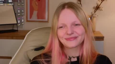 Snapshot of evangel1ne chatting on 03/10/25, 09:10 evangel1ne online show from 03/10/25, 09:10