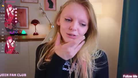 Snapshot of evangel1ne chatting on 10/08/25, 08:17 evangel1ne online show from 10/08/25, 08:17