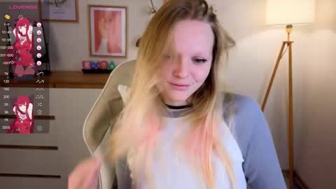 Snapshot of evangel1ne chatting on 10/22/25, 11:48 evangel1ne online show from 10/22/25, 11:48