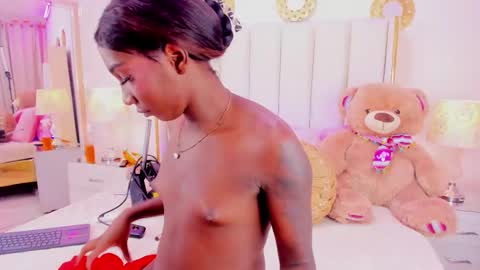 evangelin_ts online show from 12/19/25, 02:57