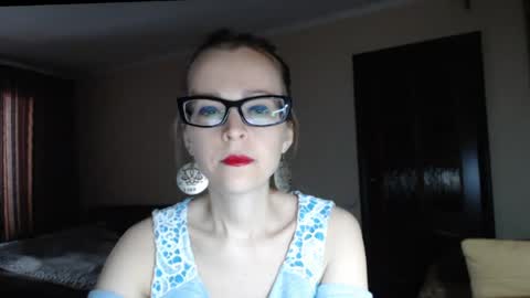 Snapshot of evangeline06 chatting on 04/24/26, 09:34 YourMistress online show from 04/24/26, 09:34