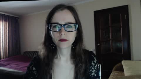 Snapshot of evangeline06 chatting on 04/27/26, 08:56 YourMistress online show from 04/27/26, 08:56