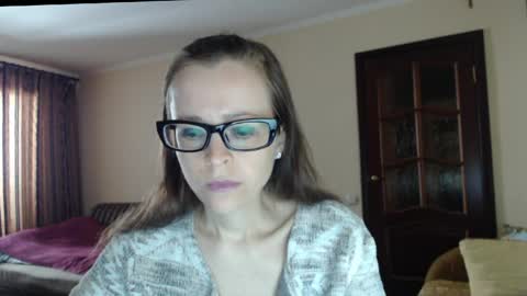Snapshot of evangeline06 chatting on 04/28/26, 08:52 YourMistress online show from 04/28/26, 08:52
