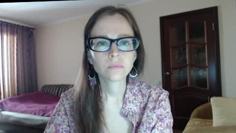 Snapshot of evangeline06 chatting on 04/29/26, 07:56 YourMistress online show from 04/29/26, 07:56