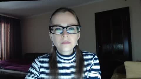 Snapshot of evangeline06 chatting on 04/30/26, 08:53 YourMistress online show from 04/30/26, 08:53