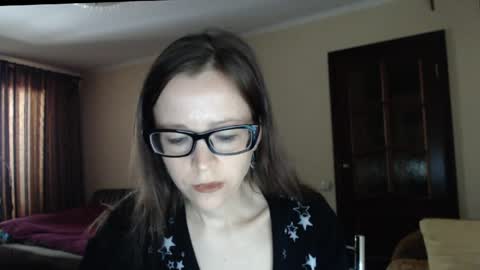 Snapshot of evangeline06 chatting on 05/05/26, 09:06 YourMistress online show from 05/05/26, 09:06