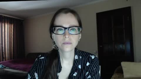 Snapshot of evangeline06 chatting on 05/06/26, 09:03 YourMistress online show from 05/06/26, 09:03