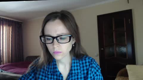 Snapshot of evangeline06 chatting on 05/07/26, 08:31 YourMistress online show from 05/07/26, 08:31