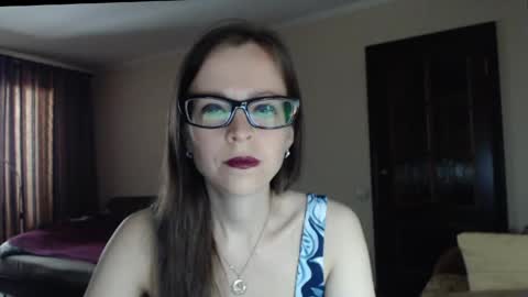 Snapshot of evangeline06 chatting on 05/19/26, 08:53 YourMistress online show from 05/19/26, 08:53