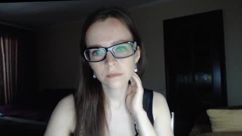Snapshot of evangeline06 chatting on 05/27/26, 08:55 YourMistress online show from 05/27/26, 08:55