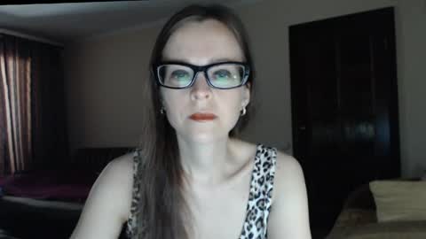 Snapshot of evangeline06 chatting on 06/02/26, 08:49 YourMistress online show from 06/02/26, 08:49