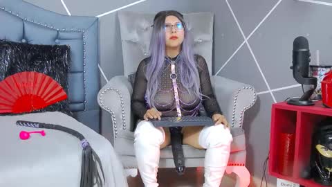 Miss Evangeline    online show from 02/18/25, 02:16