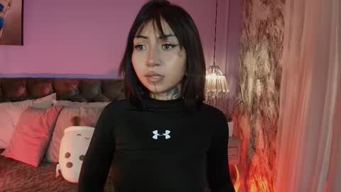 Snapshot of evangeline_bell chatting on 11/13/25, 08:30 Eva online show from 11/13/25, 08:30