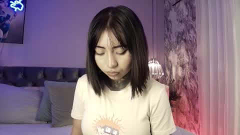 Snapshot of evangeline_bell chatting on 11/26/25, 07:48 Eva online show from 11/26/25, 07:48